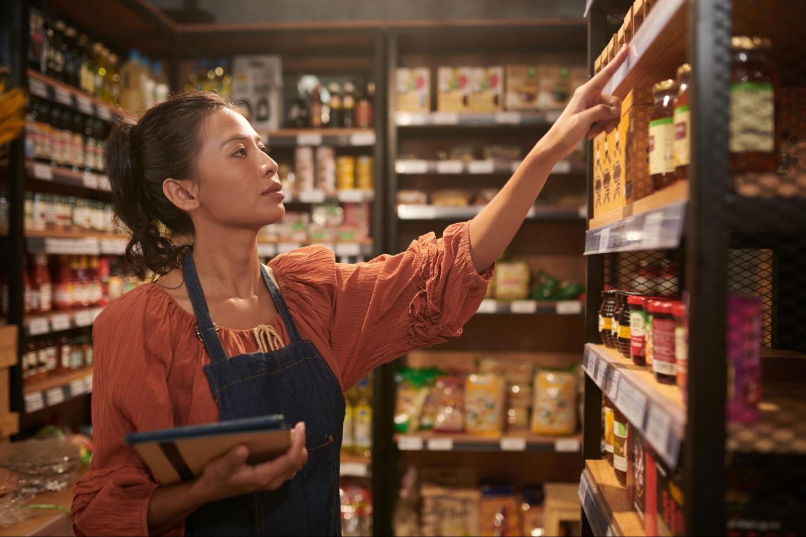 Como funciona o controle de estoque de um minimercado?